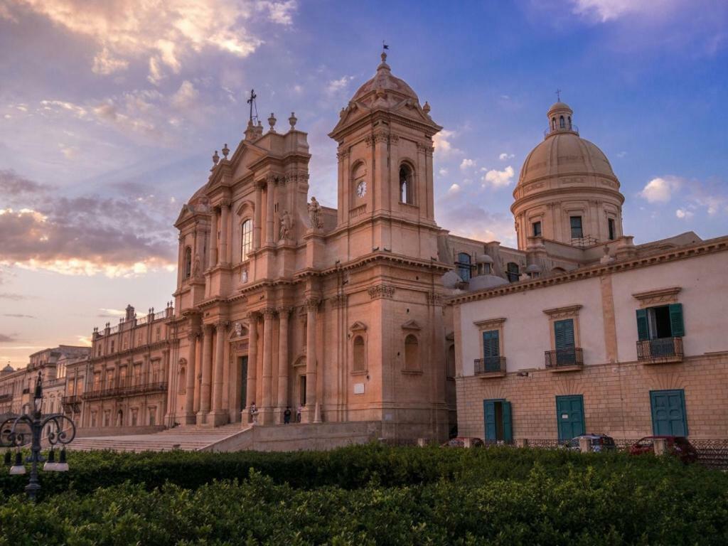 Porta Nazionale Dependance Bed & Breakfast Noto Exterior foto