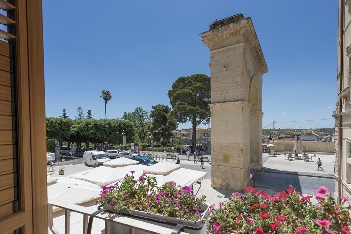 Porta Nazionale Dependance Bed & Breakfast Noto Exterior foto